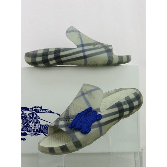 BURBERRY STINGRAY GRAY RUBBER CHECK WITH CHARM LOGO SANDALS SLIDES 8 41 ITALY - Picture 1 of 16